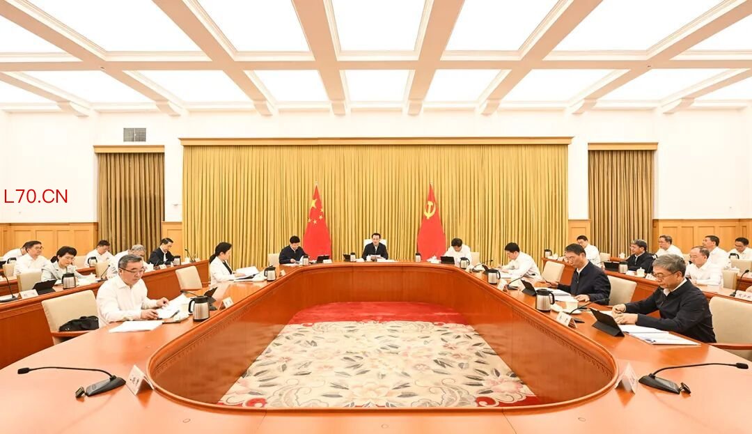 5月15日下午，市委常委会举行会议，市委书记袁家军主持并讲话。记者 苏思 摄/视觉重庆